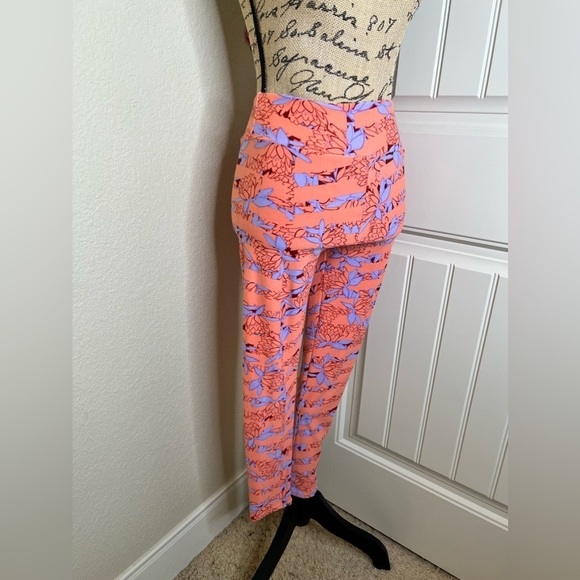 LuLaRoe Peachy Orange, Red & Purple Lotus Print OS Leggings - Picture 5 of 11